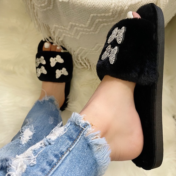 NEW Butterflies Slippers- in Black - Picture 5 of 5